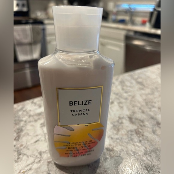 Bath and Body Works Belize Tropical Cabana Lotion 8 fl oz - Picture 1 of 4
